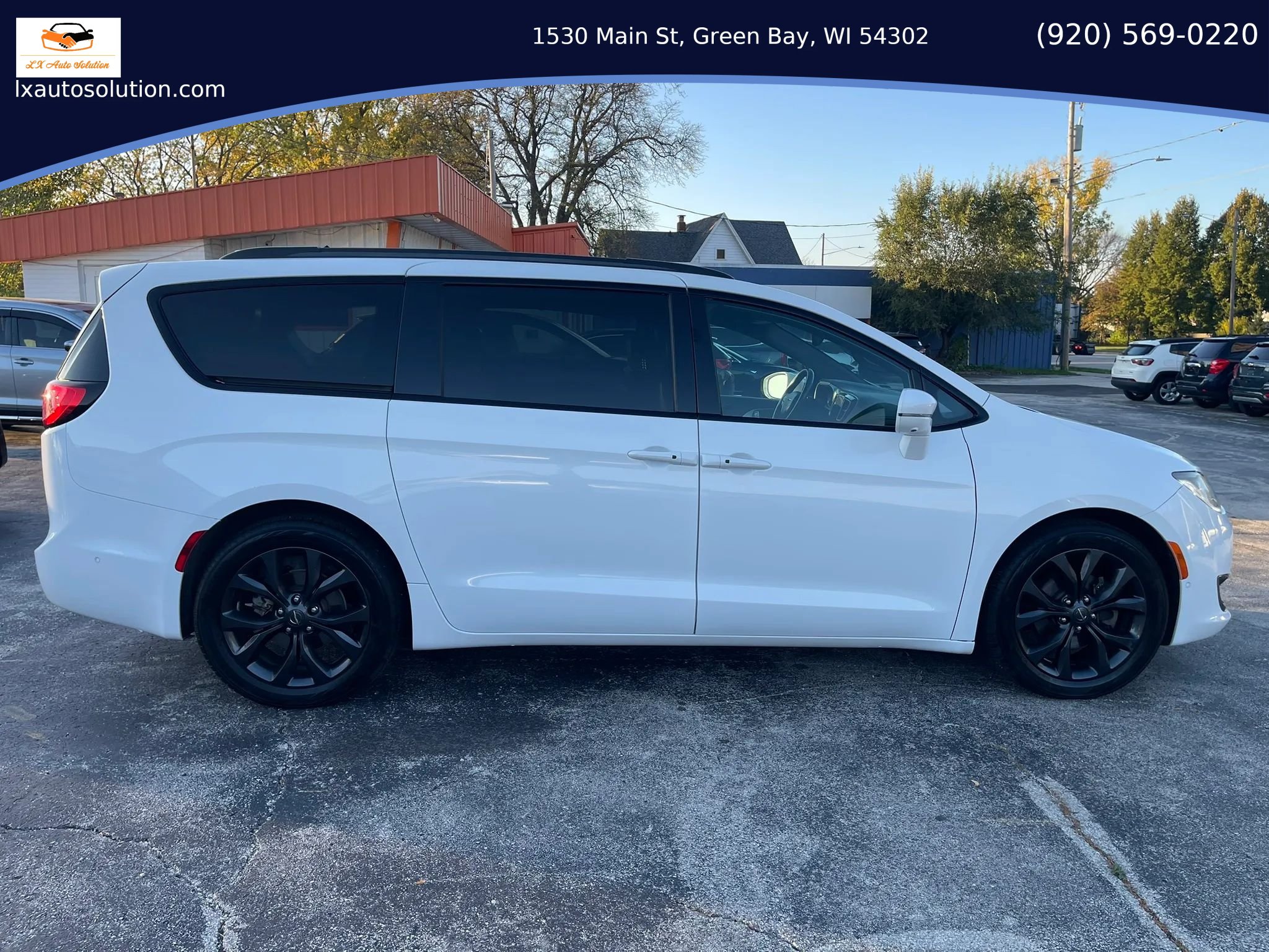 Used 2019 Chrysler Pacifica Limited FWD image 3