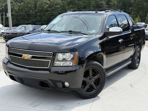 Used 2012 Chevrolet Avalanche LT w/ All-Star Edition RWD image 3