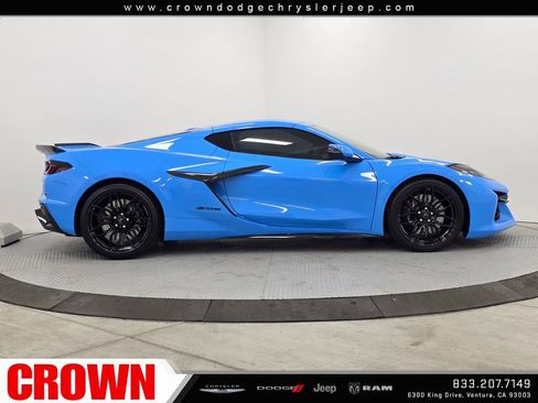 Used 2024 Chevrolet Corvette Z06 w/ Stealth Interior Trim Package RWD image 8