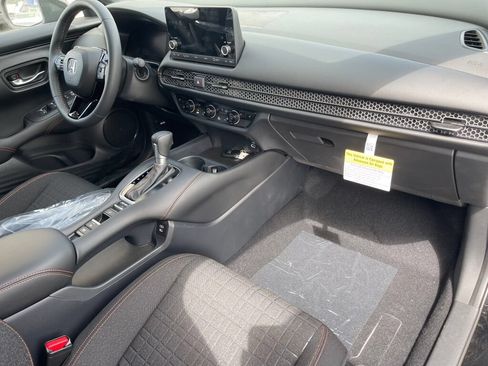Certified 2024 Honda HR-V Sport image 18