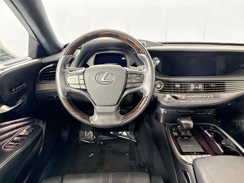 Used 2018 Lexus LS 500 w/ Interior Upgrade Package RWD image 33