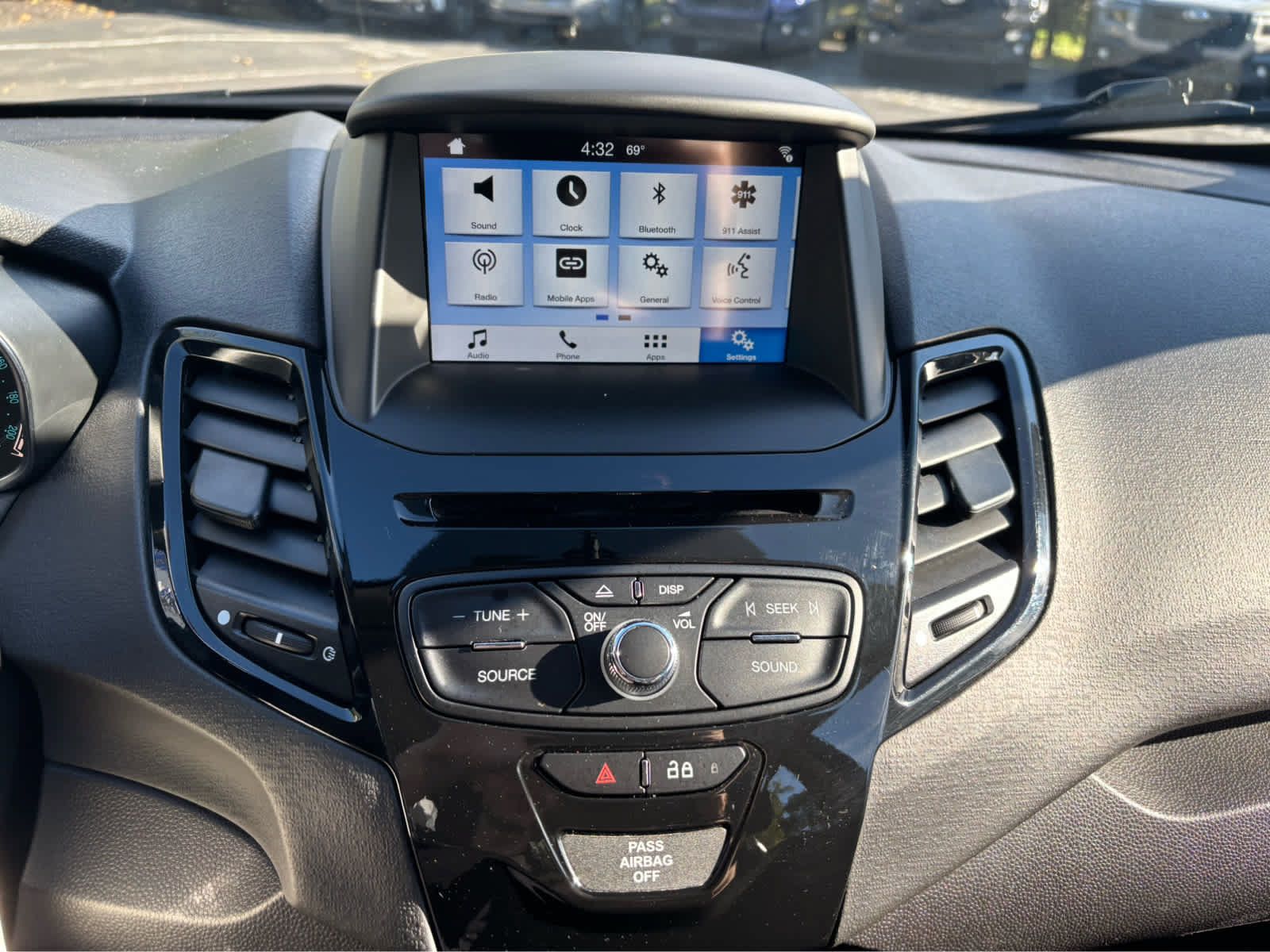 Used 2016 Ford Fiesta SE w/ Equipment Group 201A FWD image 12