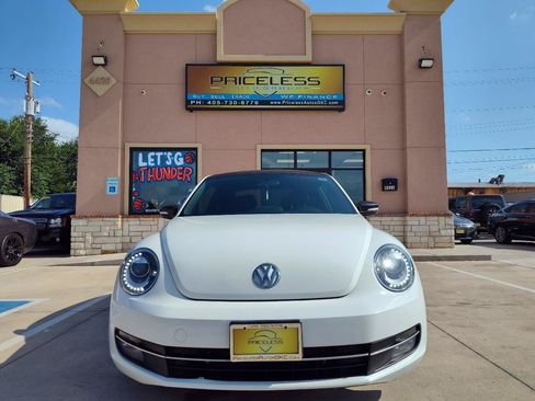 Used 2013 Volkswagen Beetle 2.0T FWD image 9