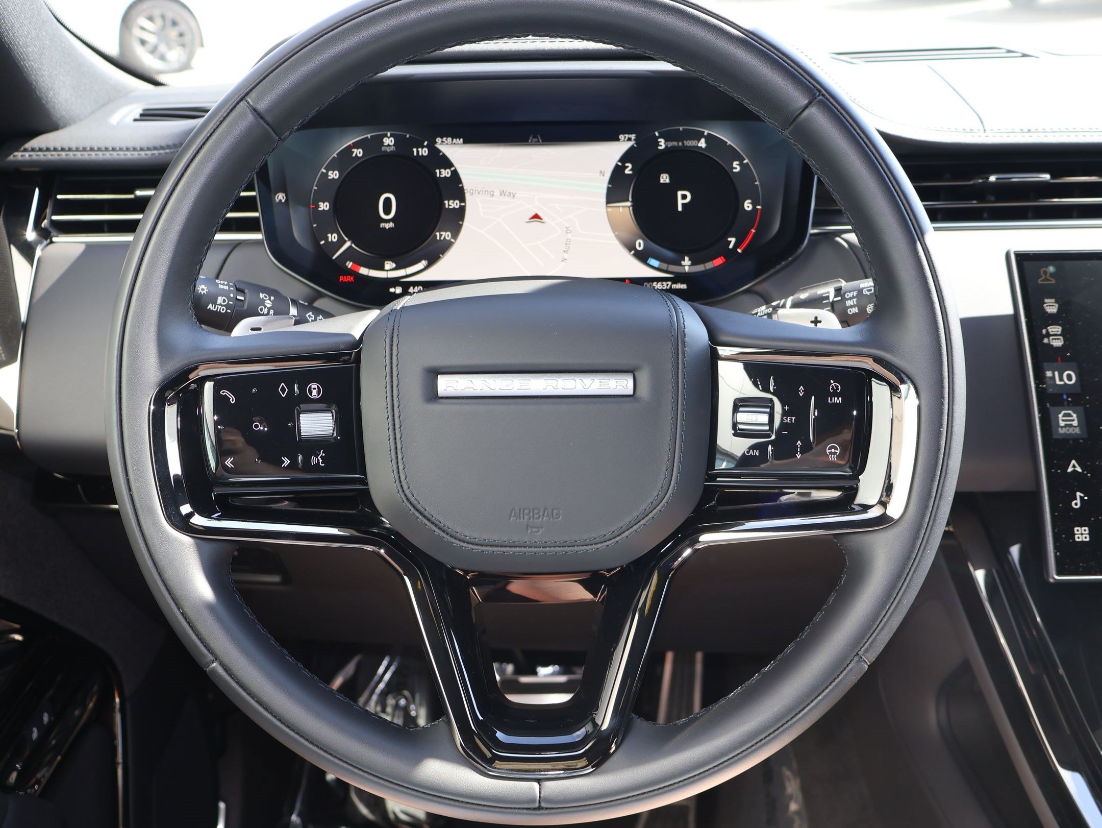 Used 2025 Land Rover Range Rover Sport Dynamic SE AWD/4WD image 17