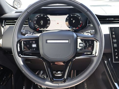 Used 2025 Land Rover Range Rover Sport Dynamic SE AWD/4WD image 17