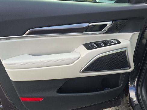 Certified 2025 Kia Telluride S FWD image 18