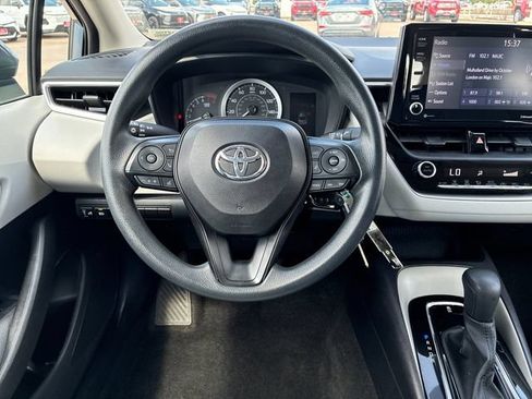 Used 2022 Toyota Corolla LE FWD image 14