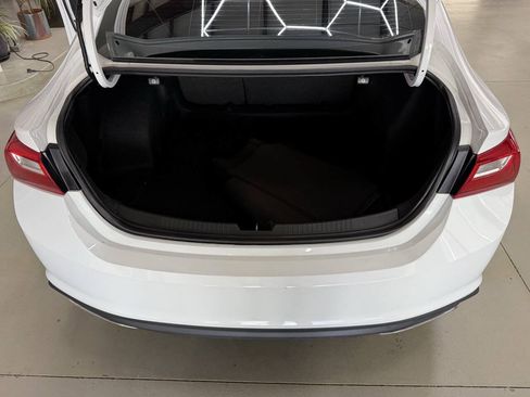 Used 2019 Chevrolet Malibu RS FWD image 9