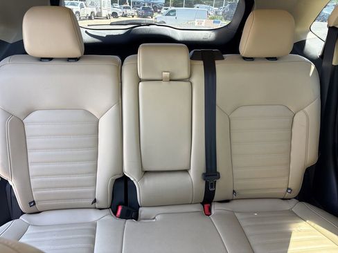 Used 2019 Ford Edge SEL w/ Equipment Group 201A AWD/4WD image 9
