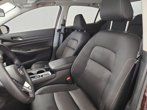 Used 2024 Nissan Altima 2.5 SV w/ SV Premium Package image 6