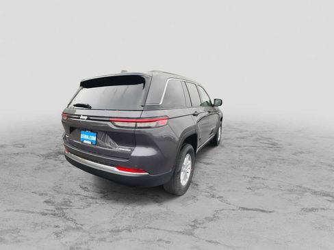 New 2025 Jeep Grand Cherokee Laredo image 8