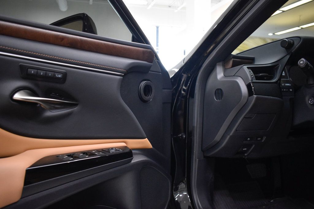 Used 2025 Lexus ES 350 w/ Premium Package FWD image 15