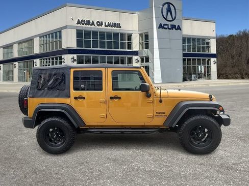 Used 2014 Jeep Wrangler Unlimited Sport w/ Quick Order Package 23S AWD/4WD image 7