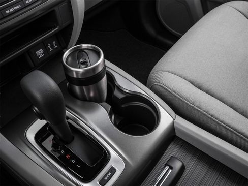 Used 2016 Honda Pilot Touring image 33