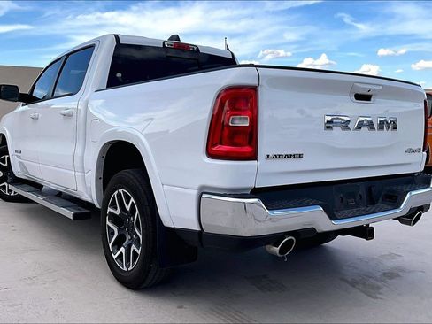 Used 2025 RAM 1500 Laramie AWD/4WD image 4