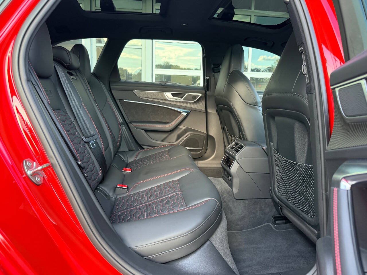 Used 2021 Audi RS 6 AWD/4WD image 36