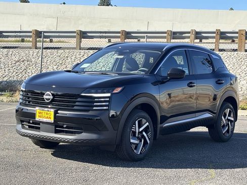 New 2026 Nissan Kicks SV image 5