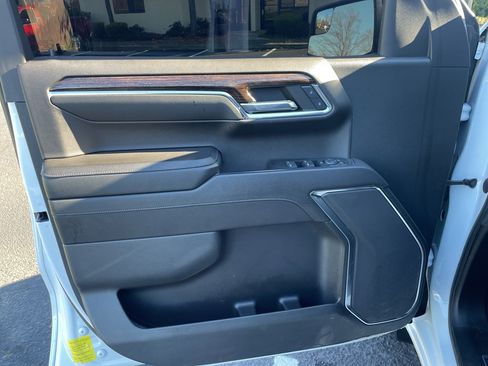 Used 2023 GMC Sierra 1500 Elevation image 17