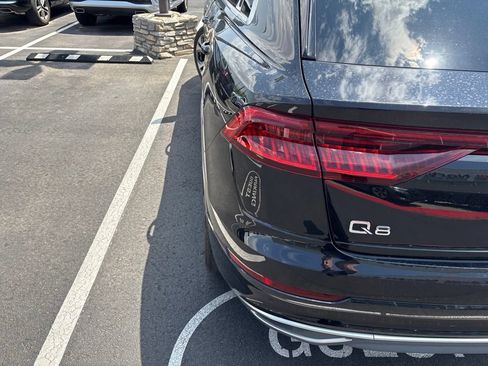 Used 2019 Audi Q8 Prestige w/ Luxury Package AWD/4WD image 5