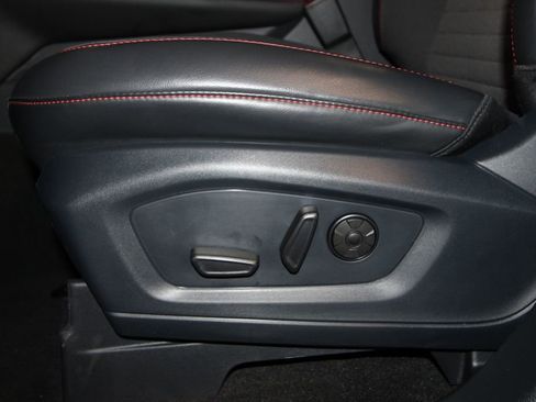 Used 2025 Ford Explorer ST-Line w/ Premium Package image 9