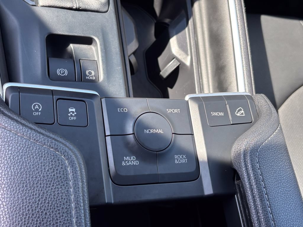 Used 2025 Toyota Grand Highlander AWD image 34