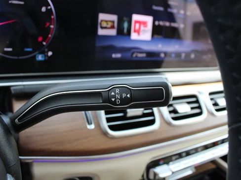 Used 2024 Mercedes-Benz GLS 450 4MATIC image 14
