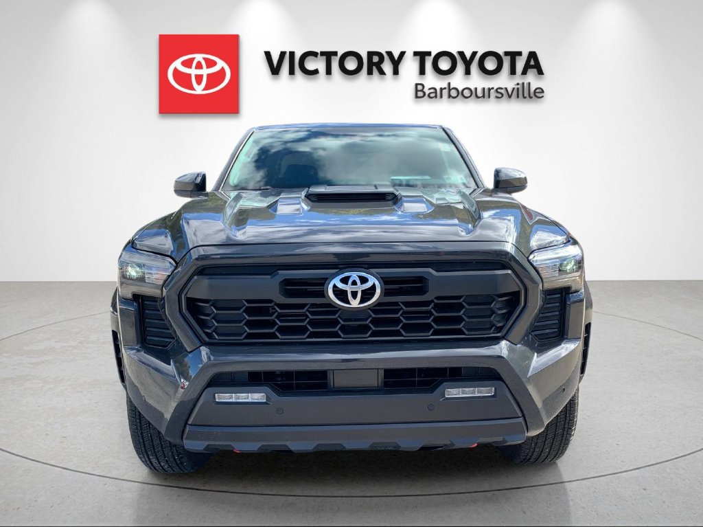 Used 2024 Toyota Tacoma TRD Sport w/ TRD Sport Upgrade Package AWD/4WD image 8
