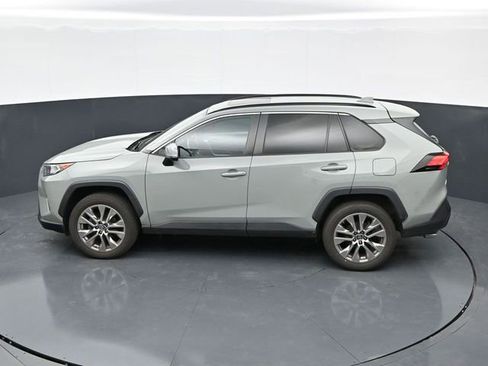 Used 2019 Toyota RAV4 XLE Premium w/ Cold Weather Package AWD/4WD image 30