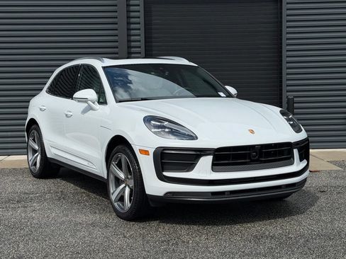 Certified 2026 Porsche Macan AWD/4WD image 26