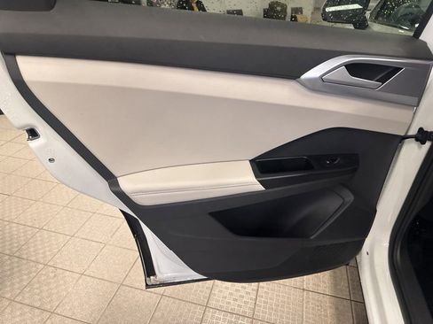 Used 2025 Volkswagen Taos SE image 20