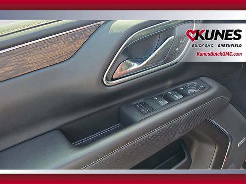 Used 2023 Chevrolet Tahoe Premier w/ Premium Package 2 AWD/4WD image 15