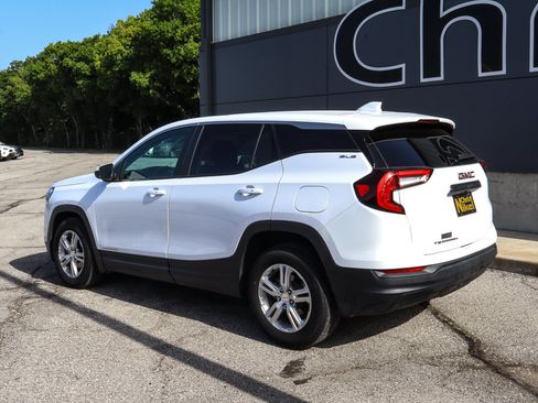 Used 2024 GMC Terrain SLE FWD image 6