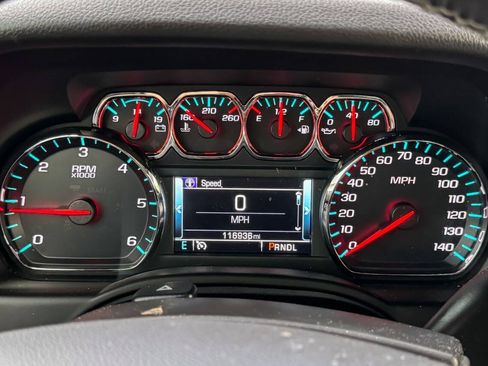 Used 2018 Chevrolet Suburban LT AWD/4WD image 22
