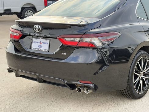 Used 2023 Toyota Camry SE image 8