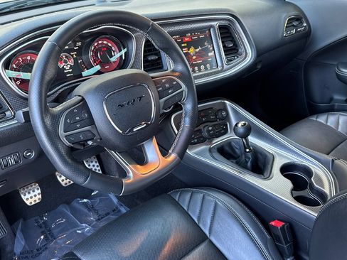 Used 2016 Dodge Challenger SRT Hellcat RWD image 13