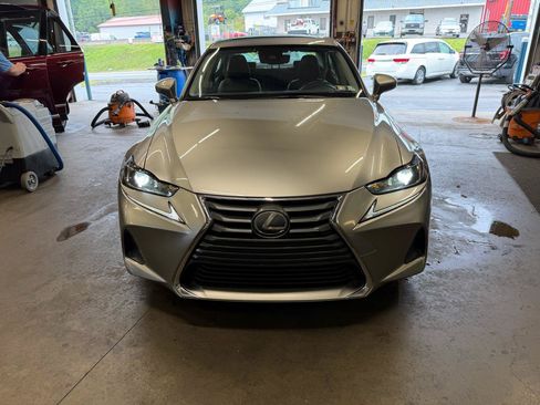 Used 2018 Lexus IS 300 AWD w/ Comfort Package image 2