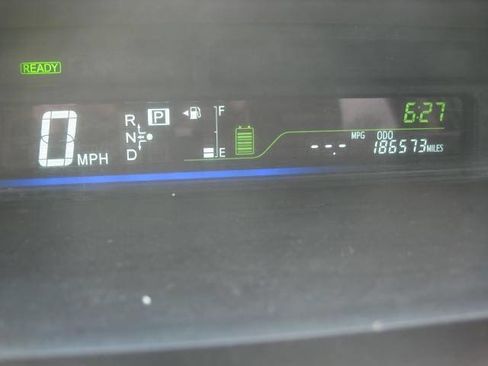 Used 2013 Toyota Prius V Five image 23