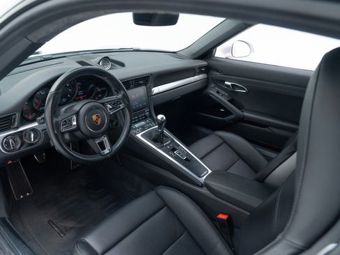 Used 2018 Porsche 911 Carrera S RWD image 4