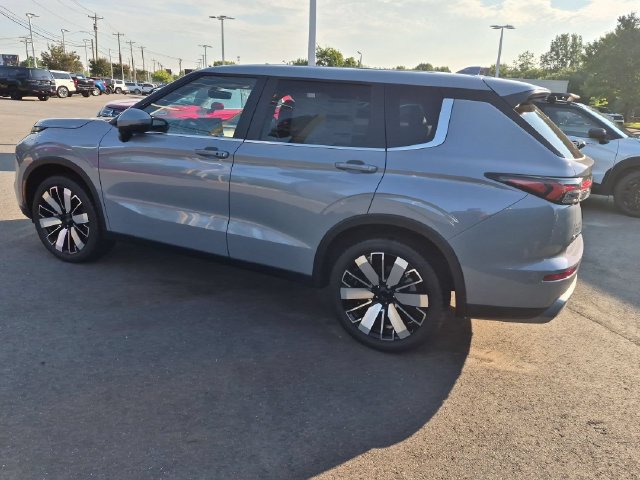 New 2026 Mitsubishi Outlander SE FWD image 5