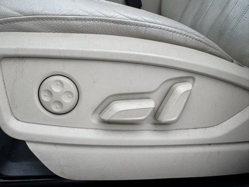 Used 2018 Audi Q5 2.0T Premium Plus w/ Premium Plus Package image 17