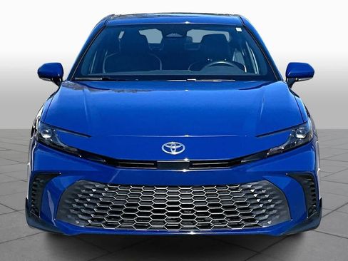 Used 2025 Toyota Camry SE image 4