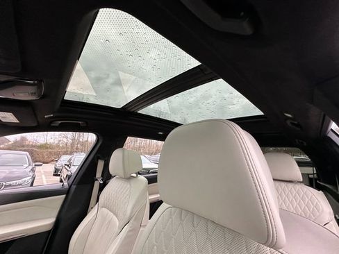 Used 2021 BMW X7 M50i w/ Executive Package image 39