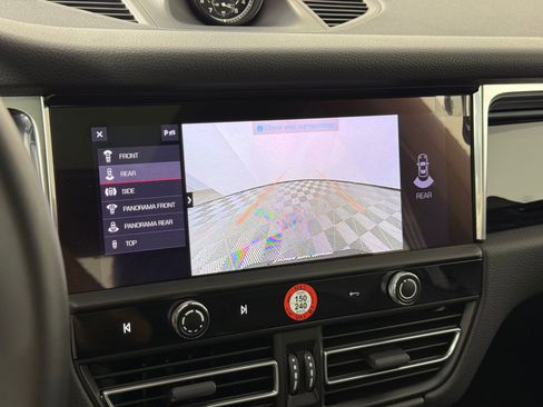 New 2025 Porsche Macan image 30