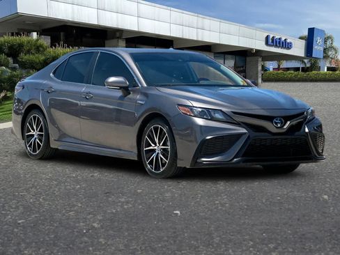 Used 2021 Toyota Camry SE w/ Audio Upgrade Package FWD image 10