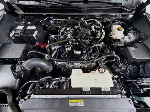 Certified 2024 Toyota Tacoma TRD Off-Road AWD/4WD image 30