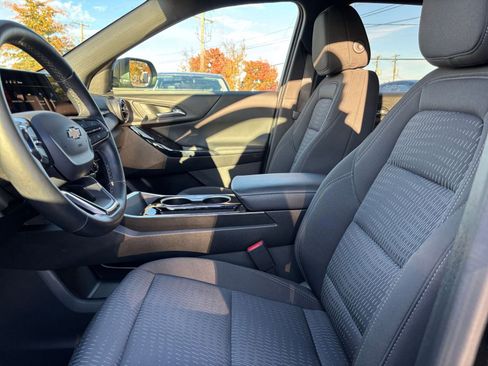 Used 2025 Chevrolet Equinox LT image 25