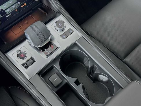 New 2025 Jaguar F-PACE R-Dynamic S image 18