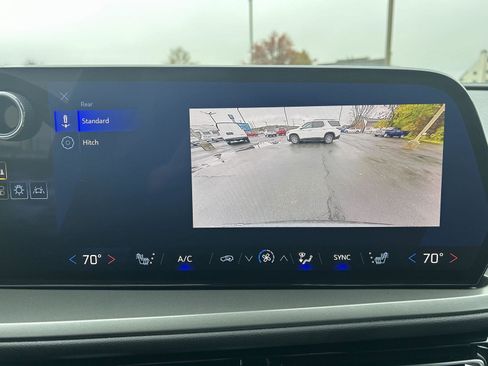 Certified 2025 Chevrolet Traverse LT image 15