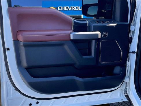 Used 2022 Ford F250 Platinum w/ FX4 Off-Road Package image 21