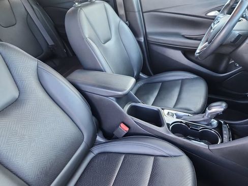 Used 2023 Buick Encore GX Essence w/ Experience Buick Package FWD image 18